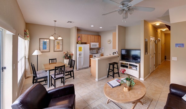 Livingroom + Kitchen area