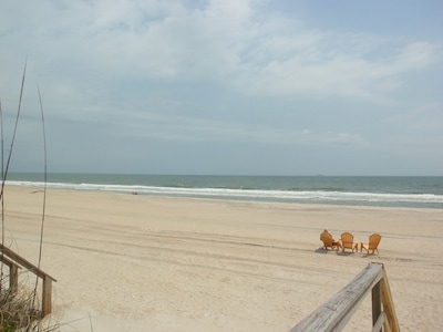 OCEAN FRONT! SUPER CLEAN - see reviews!!! w/PRIVATE boardwalk beach access!