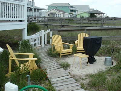 OCEAN FRONT! SUPER CLEAN - see reviews!!! w/PRIVATE boardwalk beach access!