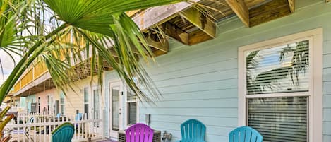 Port Aransas Vacation Rental | 4BR | 3BA | 1,554 Sq Ft | Stairs Required