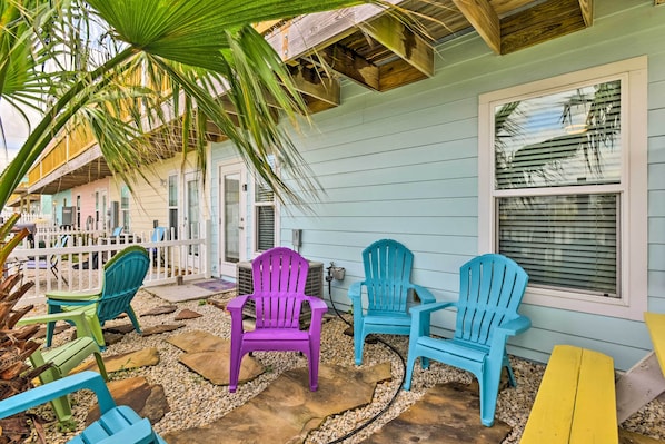 Port Aransas Vacation Rental | 4BR | 3BA | 1,554 Sq Ft | Stairs Required