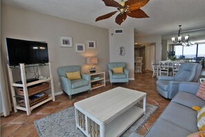Living Room (5)
