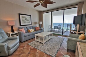Living Room (3)
