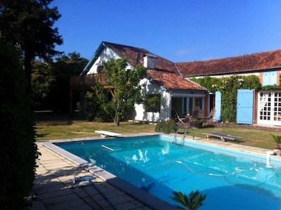 Stunning Landaise Farmhouse, large gardens, 'Real' Pool, B&B or House Party W/E