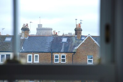 Homely flat with castle view and parking