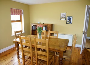 Dingle Courtyard Cottages, Cluster of Self-Catering Holiday Homes in Dingle, County Kerry