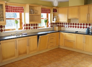 Dingle Courtyard Cottages, Cluster of Self-Catering Holiday Homes in Dingle, County Kerry