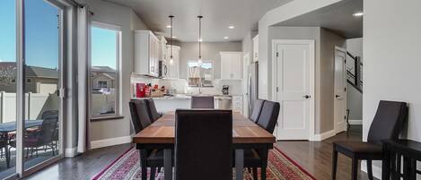 Hawk House II Dining Area