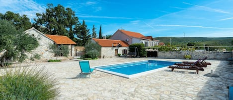 Affascinante casa di campagna con piscina