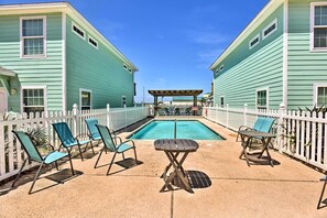 Community Outdoor Pool