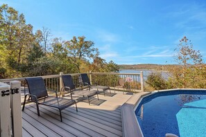 Great views of Table Rock from the pool