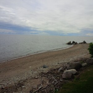 Family cottage at Valhalla Beach, short drive to Gimli