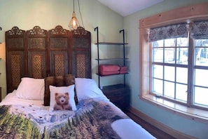 Bear Bedroom. Queen Sized bed. Bathroom directly off of Bedroom. We have high quality down Comforters for our beds in Winter!