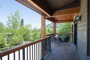 Private balcony with outdoor dining