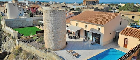 Villa en Muro con vistas al mar y piscina