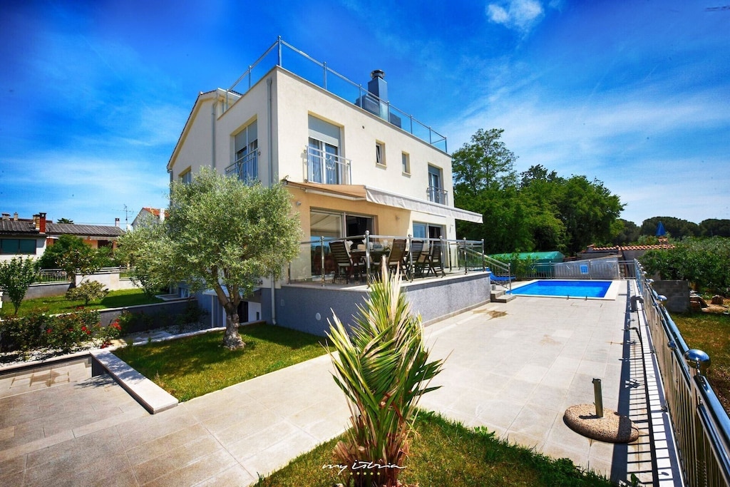 Picture of villa