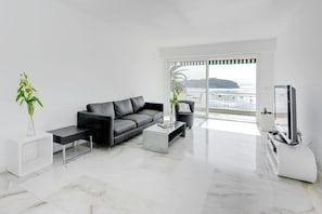 Spacious, contemporary living room