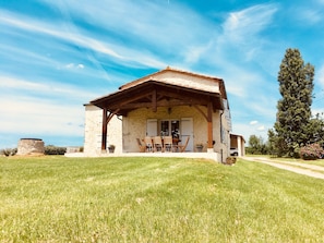 lesgrandesplantes.wixsite.com/gite