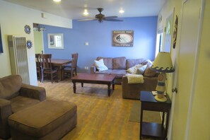 Family room and dining room with seating for 8