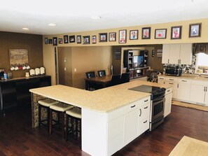 Large Kitchen for entertaining! Seats up to 15 people.