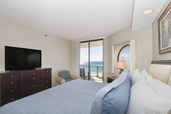 Surfside 1010 - Master Bedroom