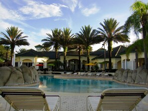 Pool with walk-in entry is great for young kids!