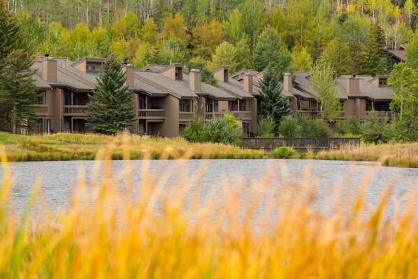 Newly Remodeled Deer Valley Lakeside Estate - Lower Deer Valley - Close to Ski - Great Year-round!