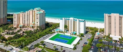 Beautiful condo on one of Florida’s top beaches