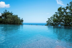 Infinitypool
