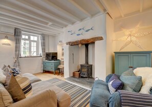 Enjoy cosy evenings together around the woodburner 