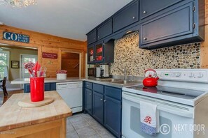 Bright Kitchen fully stocked 