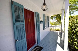 Front Porch Elizabeth Retreat Key West