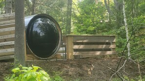 Panoramic Barrel Sauan overlooking the lake and Dome!