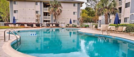 Hilton Head Vacation Rental | 2BR | 2BA | Stairs Required | 800 Sq Ft