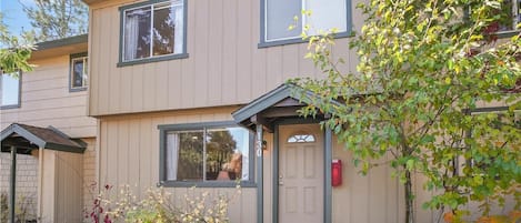 Tahoe City Vacation Rental Conod Steps from the Lake