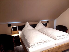 Schlafzimmer, OG rechts