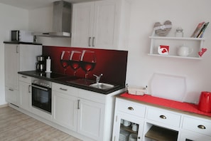 Ferienwohnung Memmel - neu renoviert mit Balkon-Küche