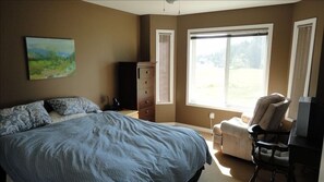 Master Bedroom with ensuite and bay window with mountain views