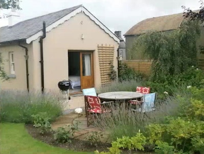 4 Star Exceptional Cosy Cottage