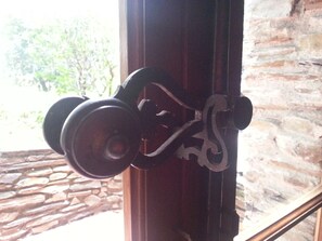 Unclassified image, 5 of 21, button