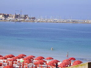 La spiaggia sotto casa