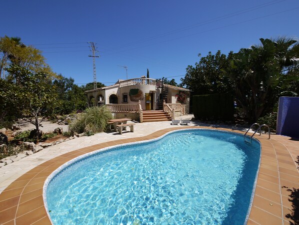 la villa et sa piscine privé