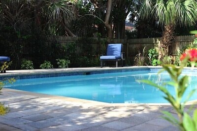 Private Luxury Pool, Morning Coffee On The Front Porch,  Easy Walk To The Beach