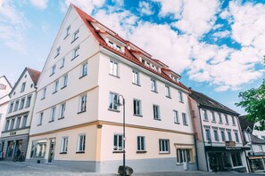 Esterni