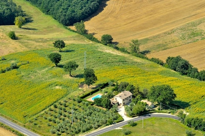 Villa with private pool, air conditioning at 40km from Orvieto/Spoleto, 25km Tod