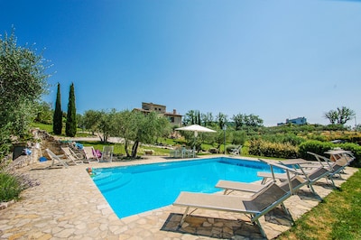 Villa con piscina privada, aire acondicionado, Wi-fi a 35 km de Perugia, pueblo a 3 km