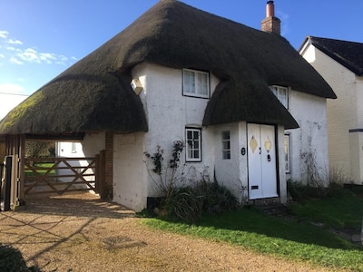 Preciosa casa de campo con techo de paja en Purbeck - ideal para vacaciones en familia