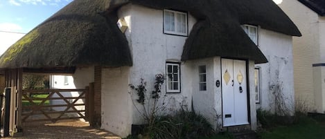 Swallows Cottage is in a quiet lane in Bere Regis. 