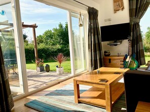 Enjoy the sunshine from the lounge 