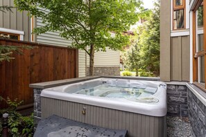 Private hot tub